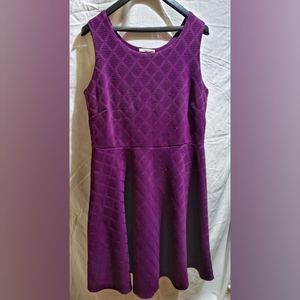 Le Lis Kano Textured Knit Dress

Size: 2X